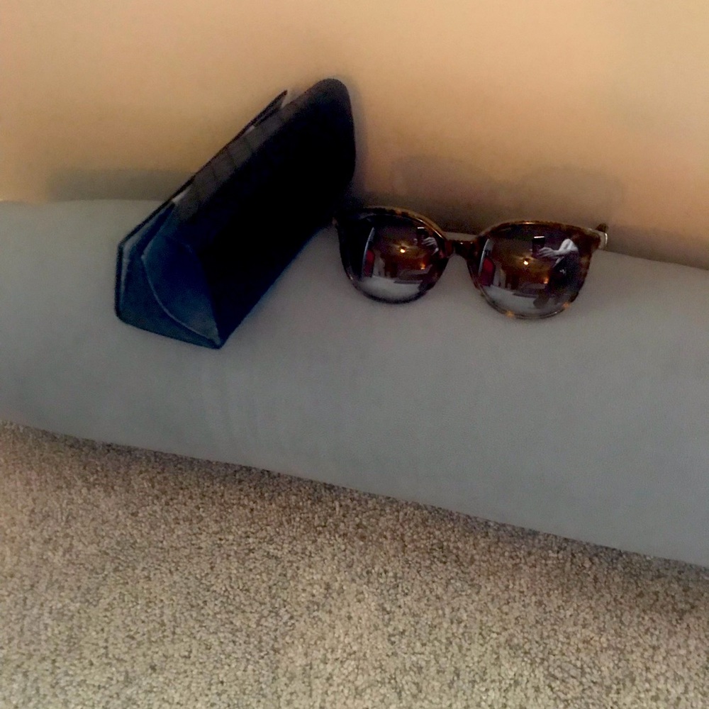 Authentic Pre owned Gucci sunglasses